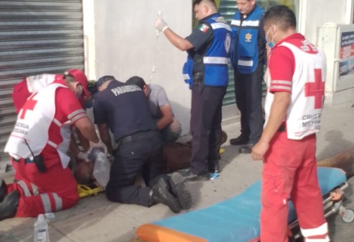 Paramédicos de la Policía de Mérida reaniman a un hombre que cayó en paro cardiaco