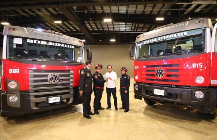 Mauricio Vila reconoce a bomberos y paramédicos con estímulos económicos y equipamiento