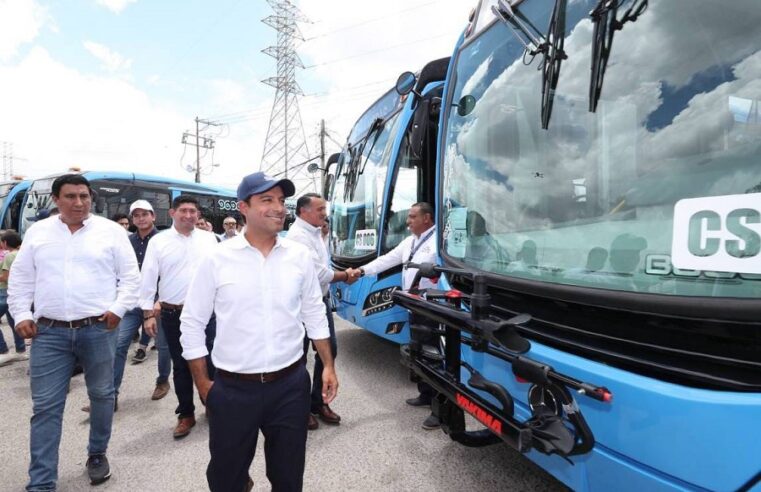 Mauricio Vila presenta los 33 nuevos vehículos para el Va y ven en Ciudad Caucel