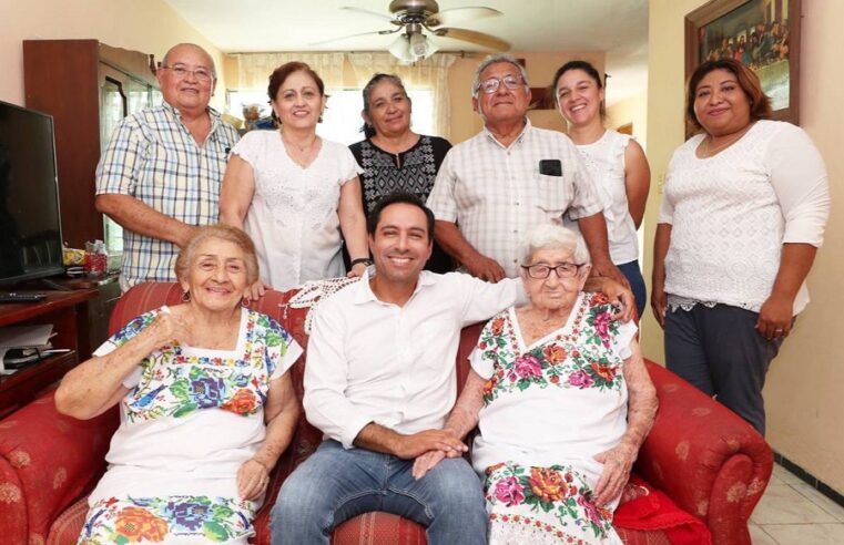 Mauricio Vila sorprende con una visita a abuelita  de 100 años