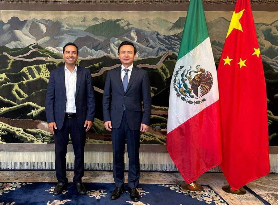 Mauricio Vila se reúne con el embajador de China en México, Zhan Run