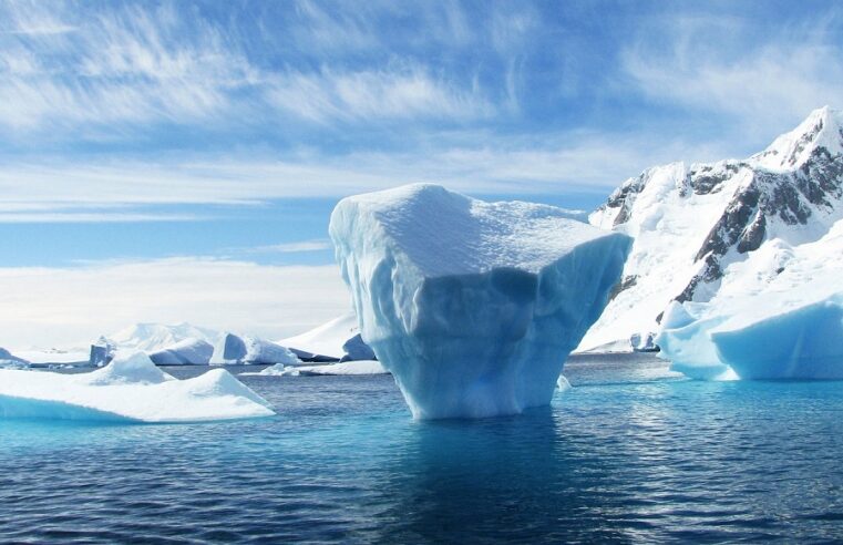 Preocupadlción porqueca la Antártida le falta un pedazo de hielo del tamaño de Argentina