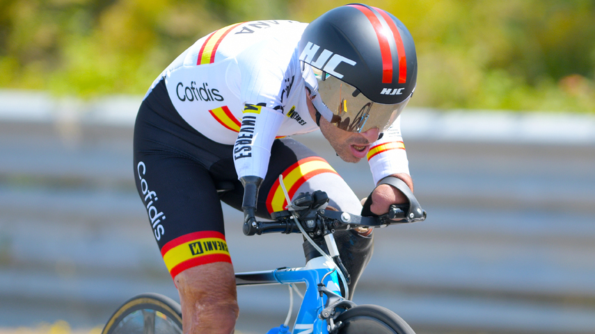 Ciclista sin brazos recié reloj pulsera como premio en el Mundial Paralímpico… y ardieron las redes