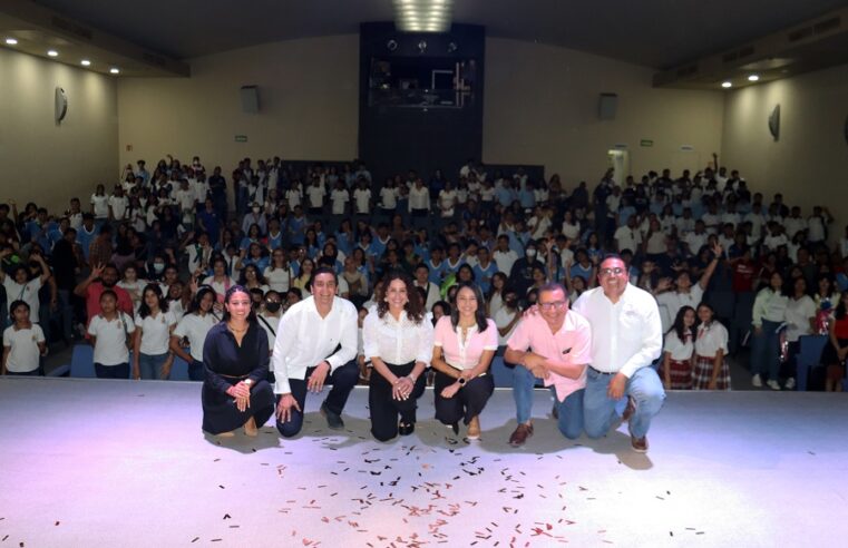 Alumnos de Mérida, Samahil, Chemax, Umán y Yaxcabá participan en el Encuentro JuventudEs Yucatán