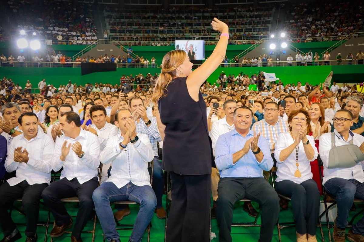 El mandato de la gente rige mi trabajo, afirma Cecilia Patrón en su informe legislativo