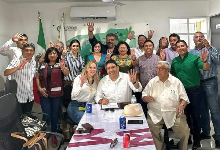 El diputado verde Mario Peraza se inscribe como aspirante a gobernador por Morena