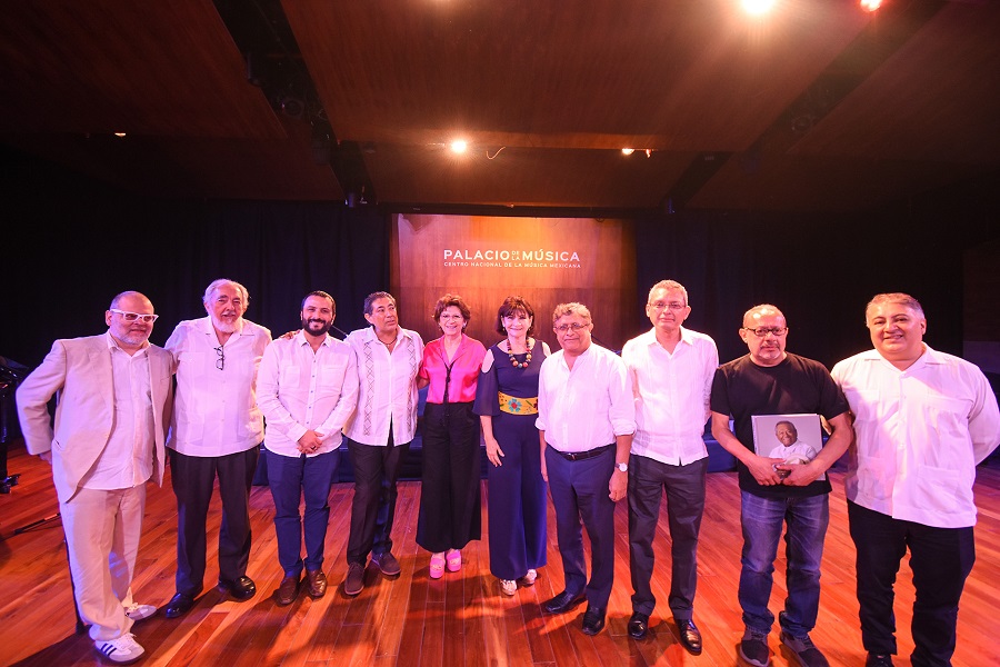 Con música y anécdotas presentan el libro «Armando Manzanero»q