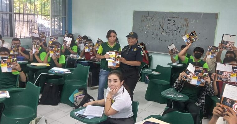 La Policía de Mérida promueve la prevención del delito en escuelas secundarias