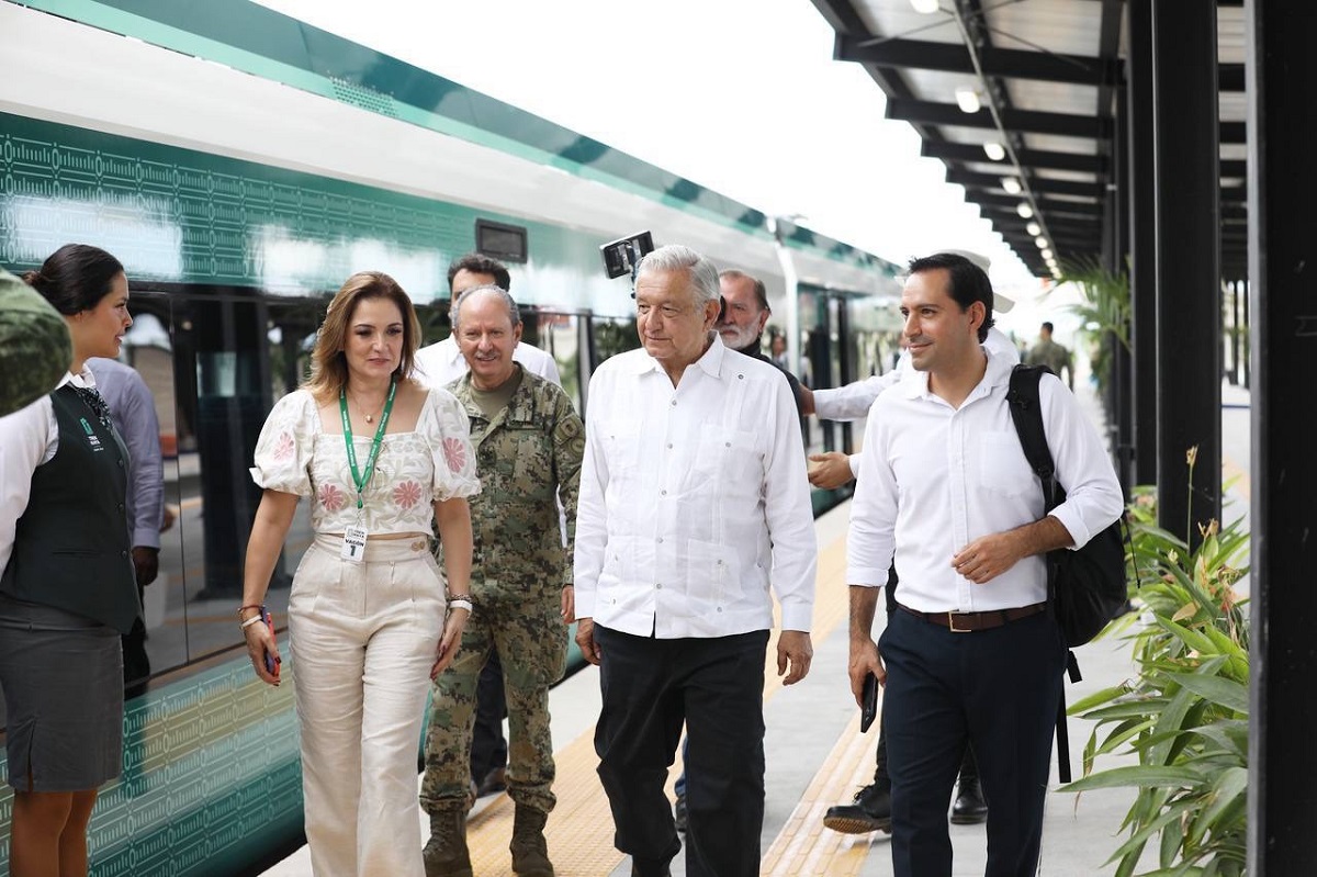 Vila y AMLO celebran la ceremonia Profundidad Histórica y Cultural de la Gran Nación Maya, en Uxmal