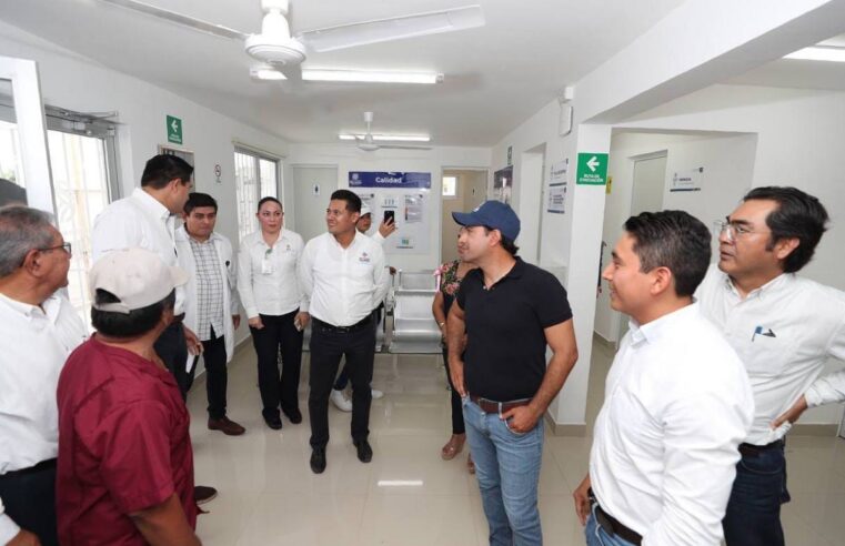 Mauricio Vila entrega mejoras en el centro de salud y las casas ejidales en comisarías de Sotuta