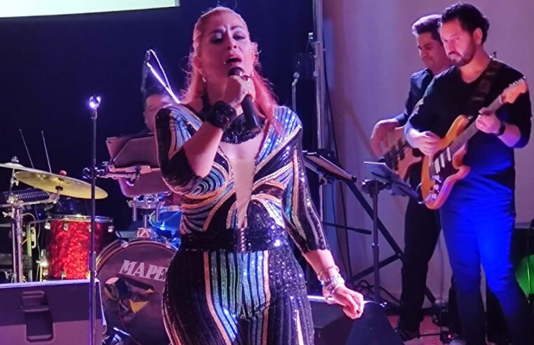 Con temas de Manzanero, la cantante Diana Vanoni triunfa en Mérida