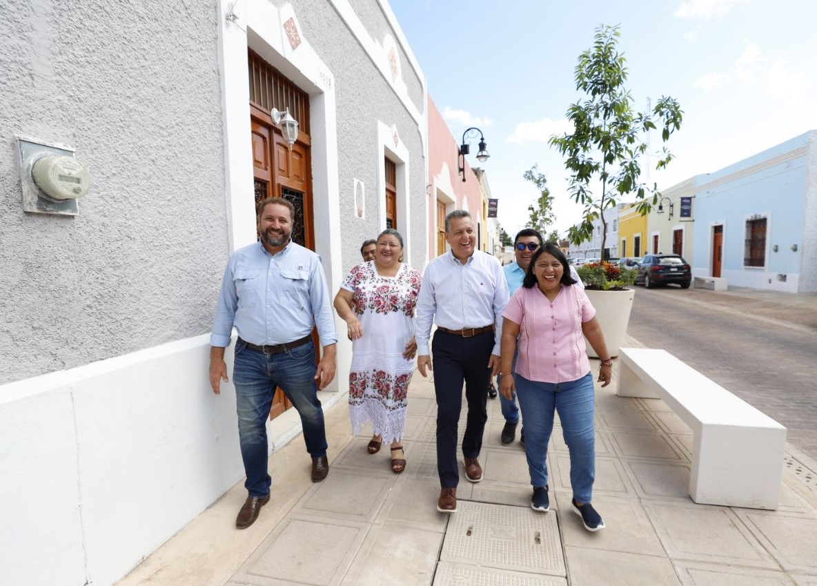 Alcaldes de seis municipios  conocen el Corredor Gastronómico de la calle 47