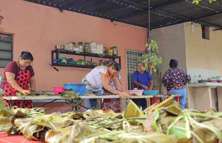 Cecilia Patrón vive en equipo con los meridanos las tradiciones del Día de Muertos