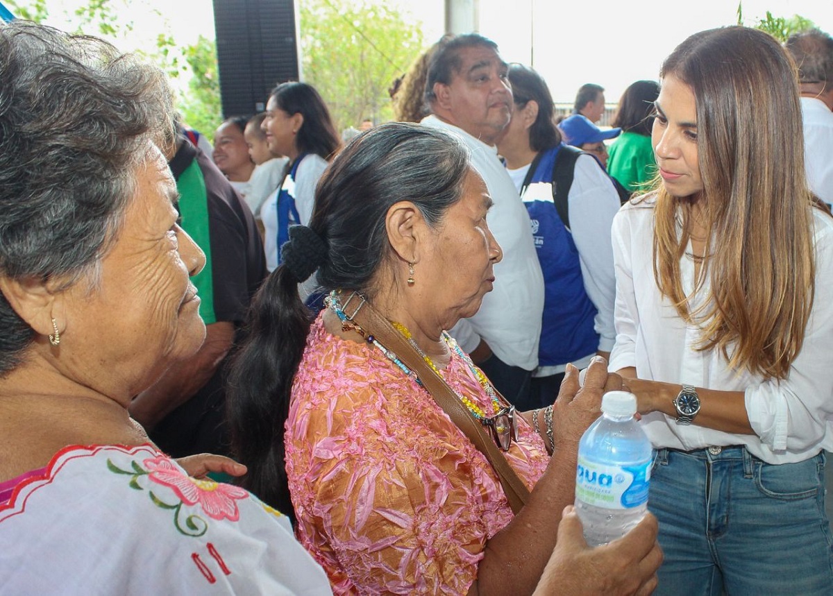 María Isabel Rodríguez Heredia difunde los beneficios de la Tarjeta Universal de Salud