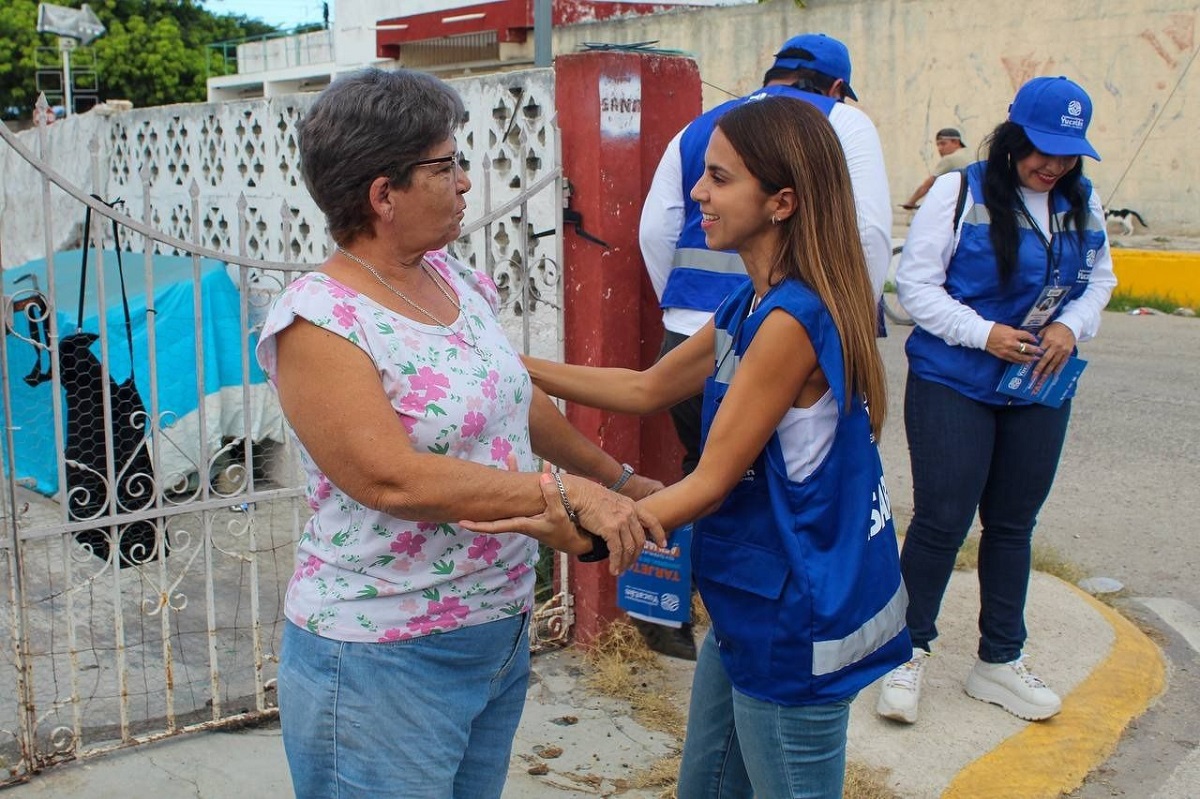 Isabel Rodríguez promueve programas de salud y de apoyo a madres solteras en Kanasín