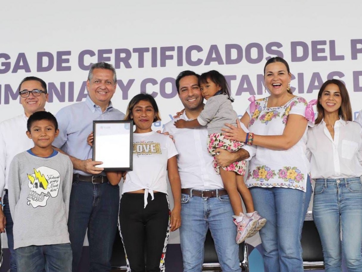 Familias del sur de Mérida gozan de certeza patrimonial con apoyo de Mauricio Vila