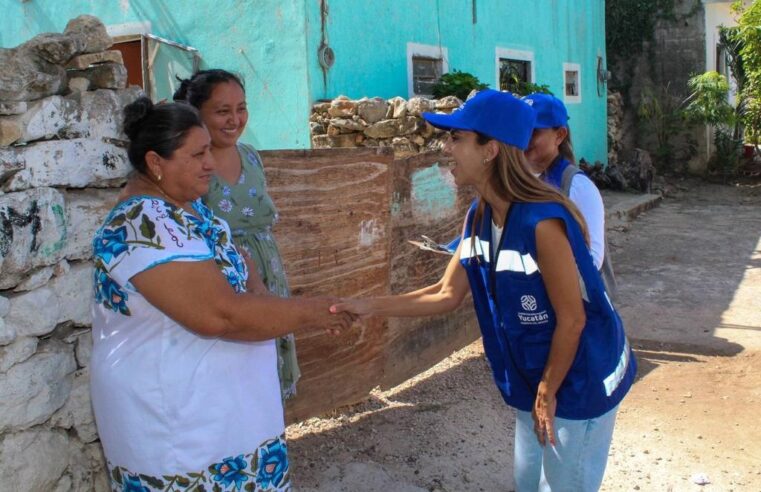 Vocera de programas sociales de Yucatán visita a familias de Paraíso, en Maxcanú