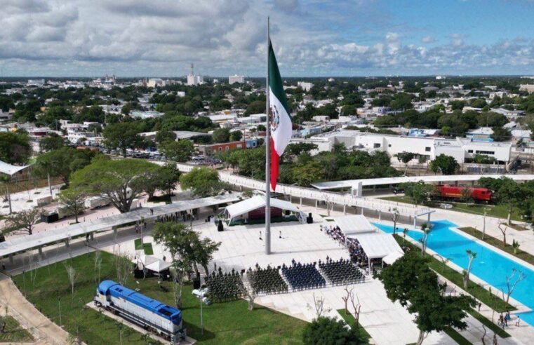 Mauricio Vila y  López Obrador inauguran el Gran Parque “La Plancha”