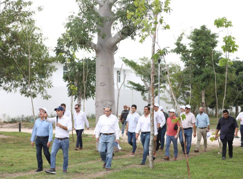 Junto con empresarios, Mauricio Vila constata que el Gran Parque La Plancha es el mejor del país