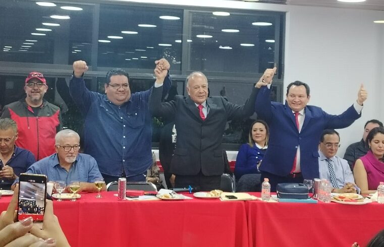 El PT designa a Huacho Díaz Mena como su precandidato a la gubernatura de Yucatán