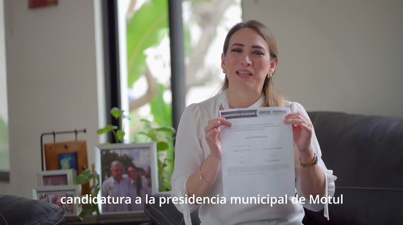 Mariana Cruz se registra como precandidata de Morena a la presidencia municipal de Motul
