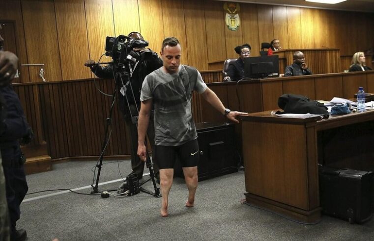 Oscar Pistorius recibe libertad condicional 10 años después de matar a su novia