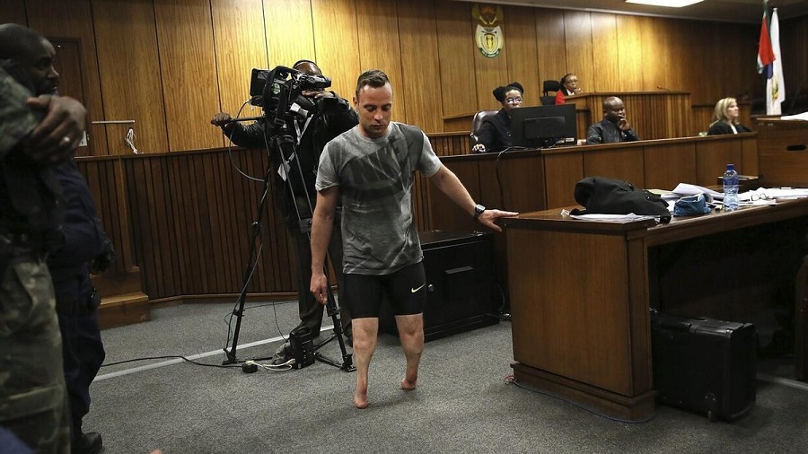 Oscar Pistorius recibe libertad condicional 10 años después de matar a su novia