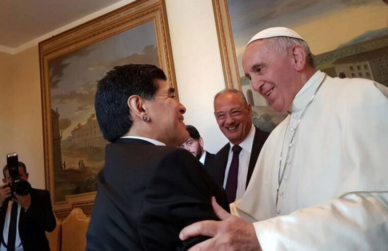 El Papa Francisco asegura que ‘Pelé’ es mejor que Maradona y Messi