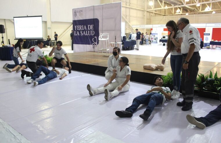 La Cruz Roja participa en la Feria de la Salud UADY