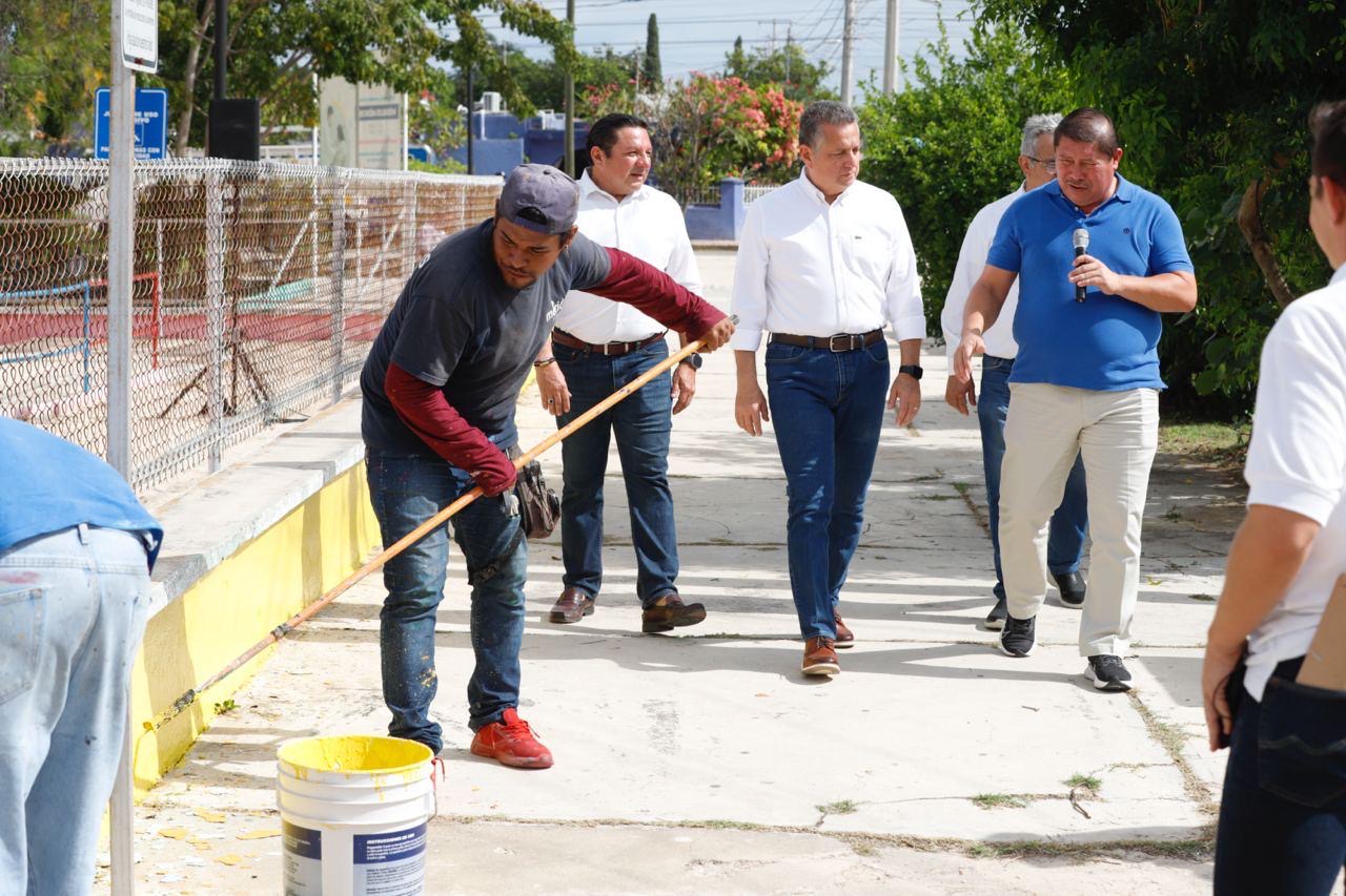 El alcalde Alejandro Ruz supervisa rehabilitación del parque de López Mateos