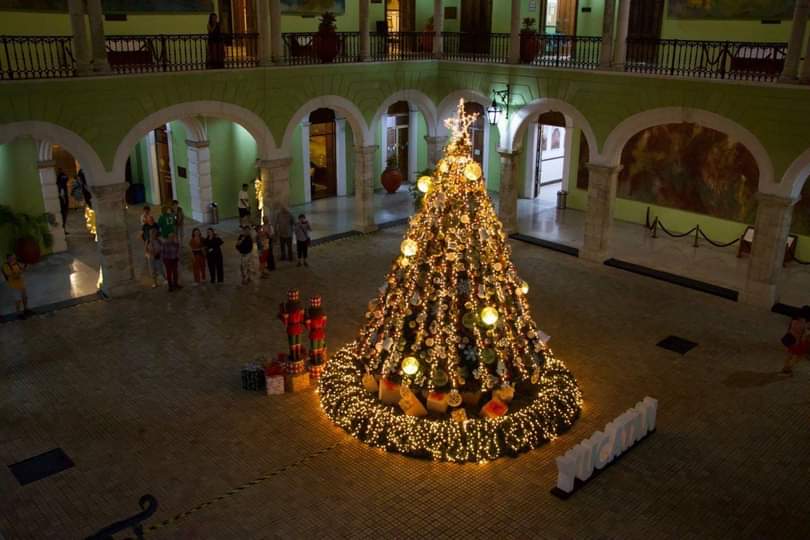 Llega la Navidad a Palacio de Gobierno de Yucatán