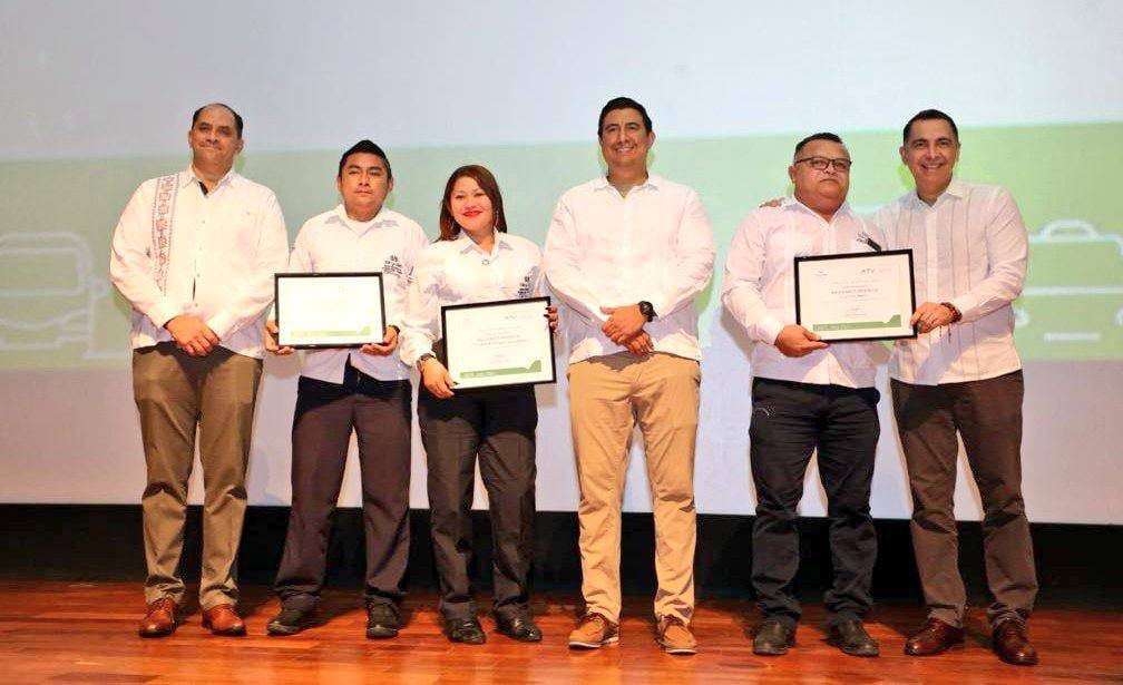 Reconocen labor y calidad de servicio de operadores del transporte público