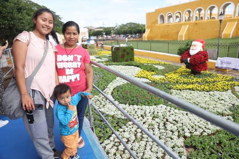 Más de 408 mil yucatecos disfrutaron del Paseo Navideño de las Flores 