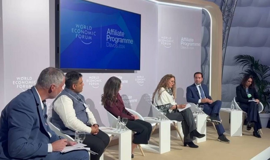 El gobernador Mauricio Vila participa en el Foro Económico Mundial en Davos