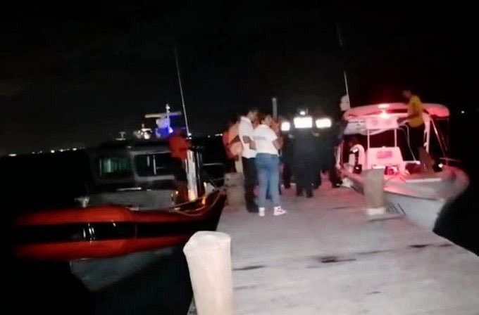 Naufraga embarcación con turistas entre Cancún e Isla Mujeres: cuatro muertos