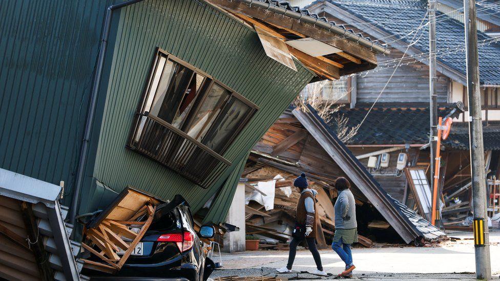 Sismos dejan al menos 48 muertos y devastación en la costa oeste de Japón