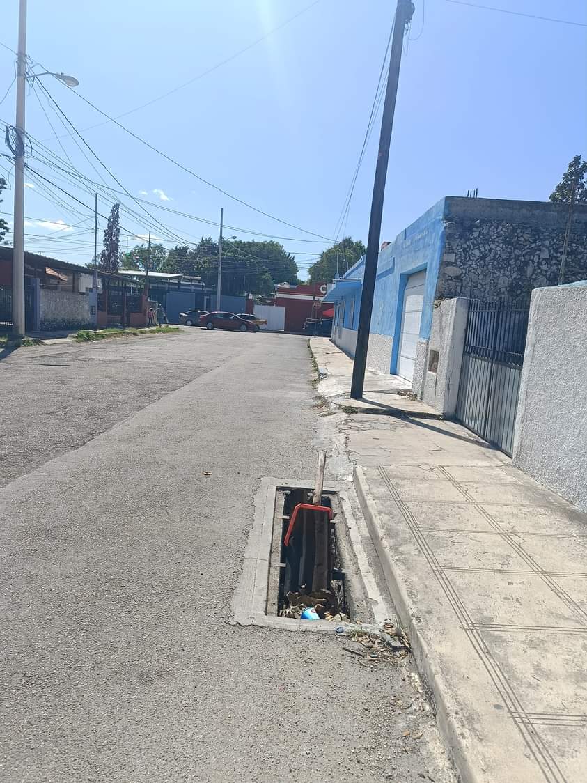 Peligro por pozo pluvial sin rejilla en la colonia Esperanza