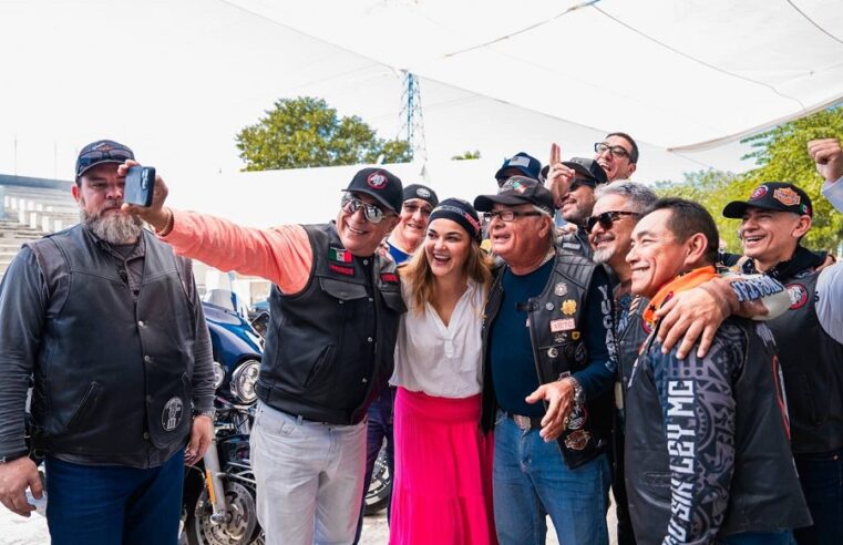 Cecilia Patrón dialoga con motociclistas para promover medidas de seguridad vial