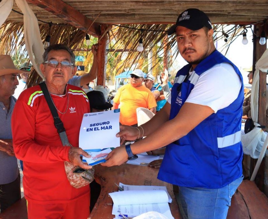 Gobierno de Mauricio Vila respalda a pescadores durante la veda del mero