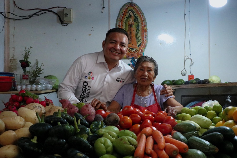 Sergio Vadillo ofrece mejorar el mercado de Santa Ana