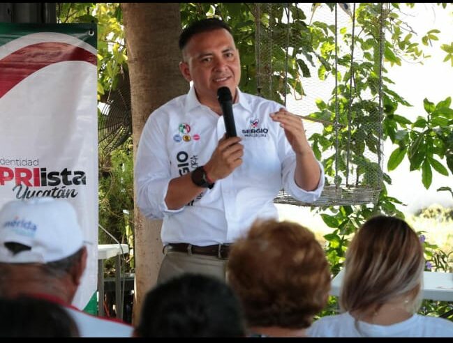 Sergio Vadillo completa la primera semana de su campaña visitando el Poniente de Mérida