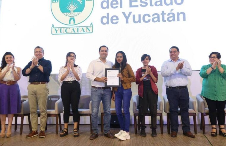 Mauricio Vila reconoce a universitarias yucatecas que estudian Ciencias, Tecnología, Ingeniería y Matemáticas