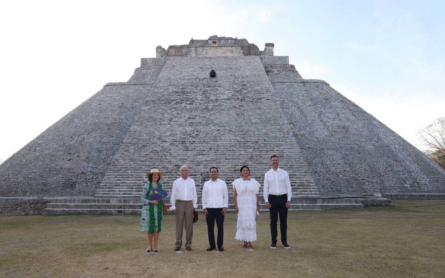 Mauricio Vila y los reyes de Suecia, Carlos XVI Gustavo y Silvia, recorren Uxmal