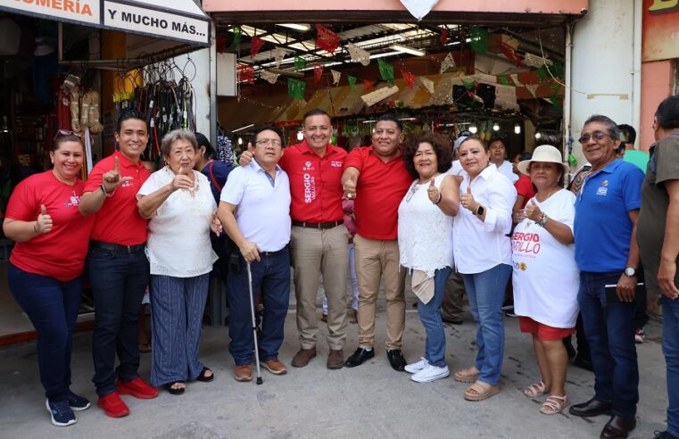 Sergio Vadillo visita los mercados de Mérida, pulso político para un candidato