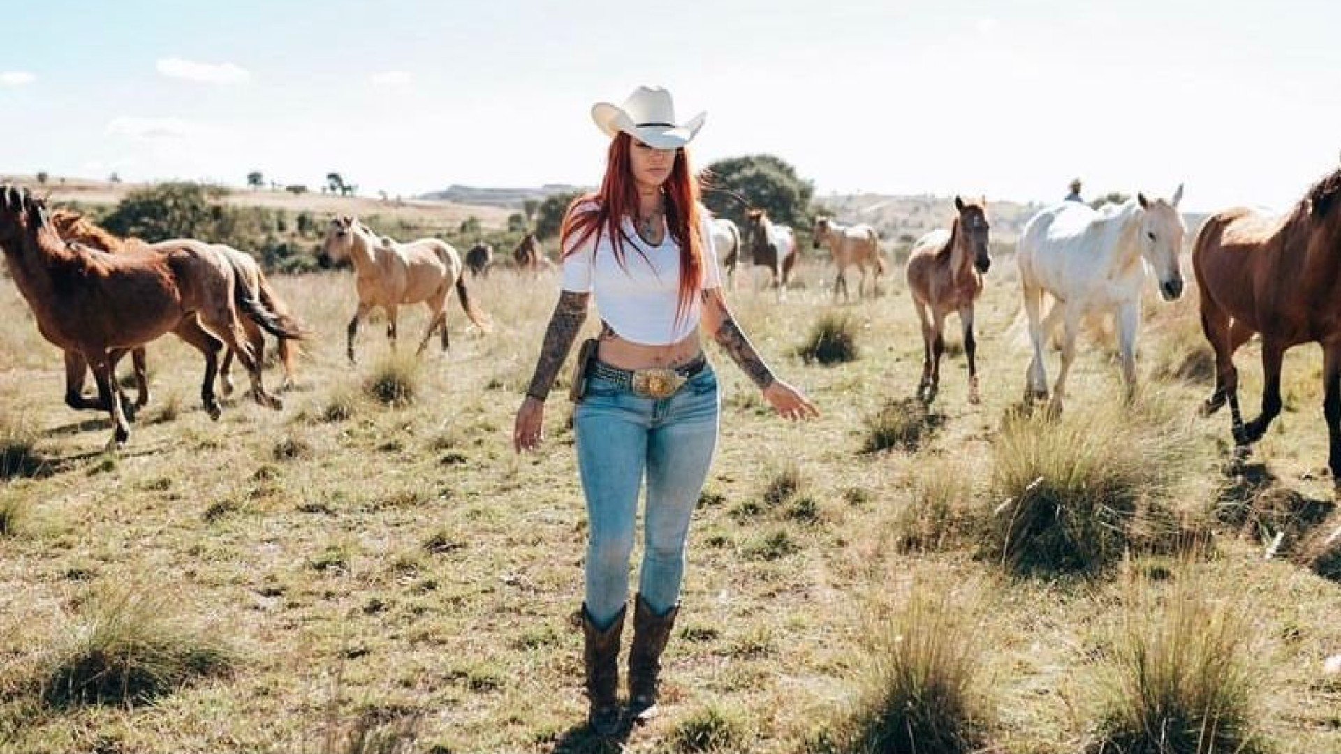 Muere activista amante de los caballos que se financiaba con su Only Fans