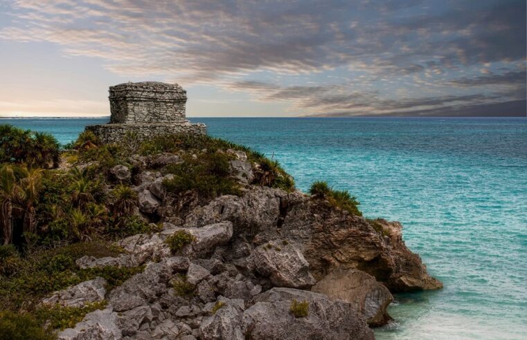 Arqueólogos indagan el misterio de una cueva en la ciudad prehispánica de Tulum