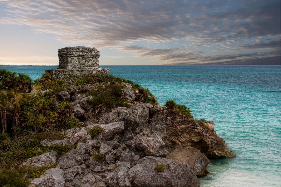 Arqueólogos indagan el misterio de una cueva en la ciudad prehispánica de Tulum