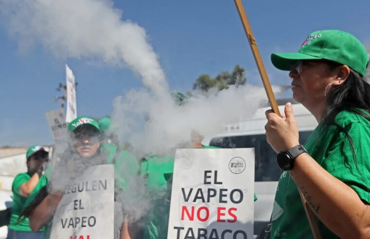 Protestan contra la reforma de AMLO que prohibiría los vapeadores en México