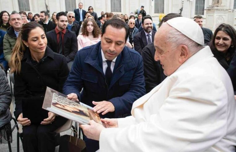 Mauricio Vila sostiene encuentro con el Papa Francisco en El Vaticano