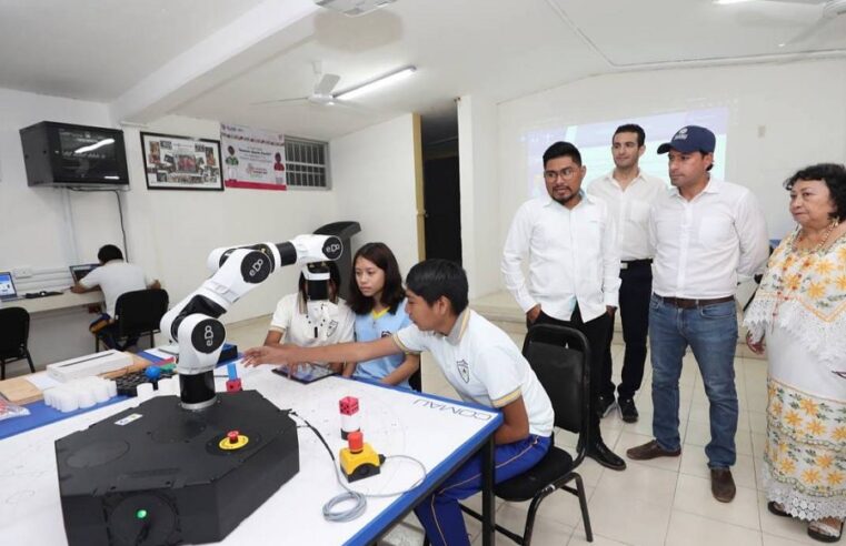 Mauricio Vila supervisó obras en el Hospital General de Valladolid y las clases de robótica